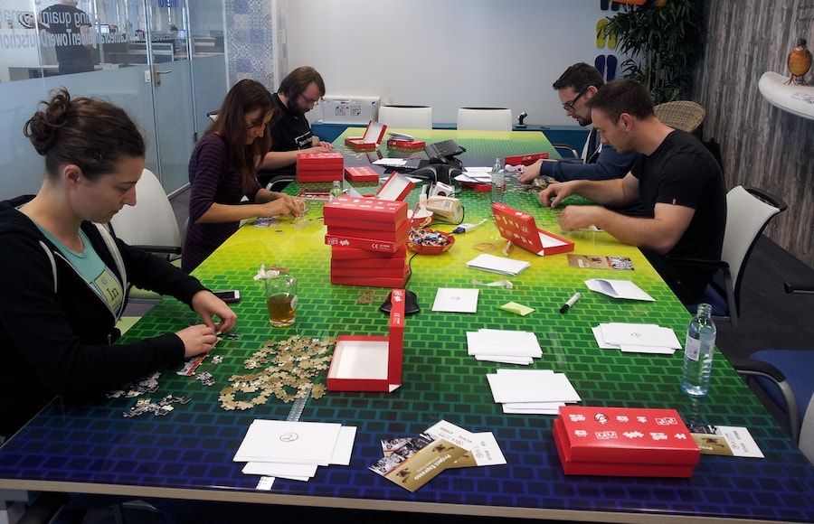 Jigsaw assembly session